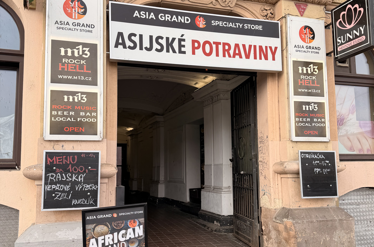 Store Benešova Africa a India